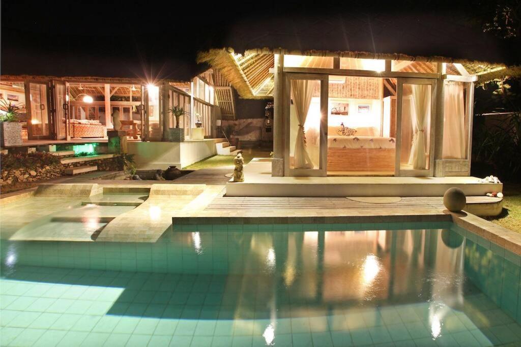 Villa Lumba Lumba - Oceanfront & Spectacular View! Lembongan Exterior photo