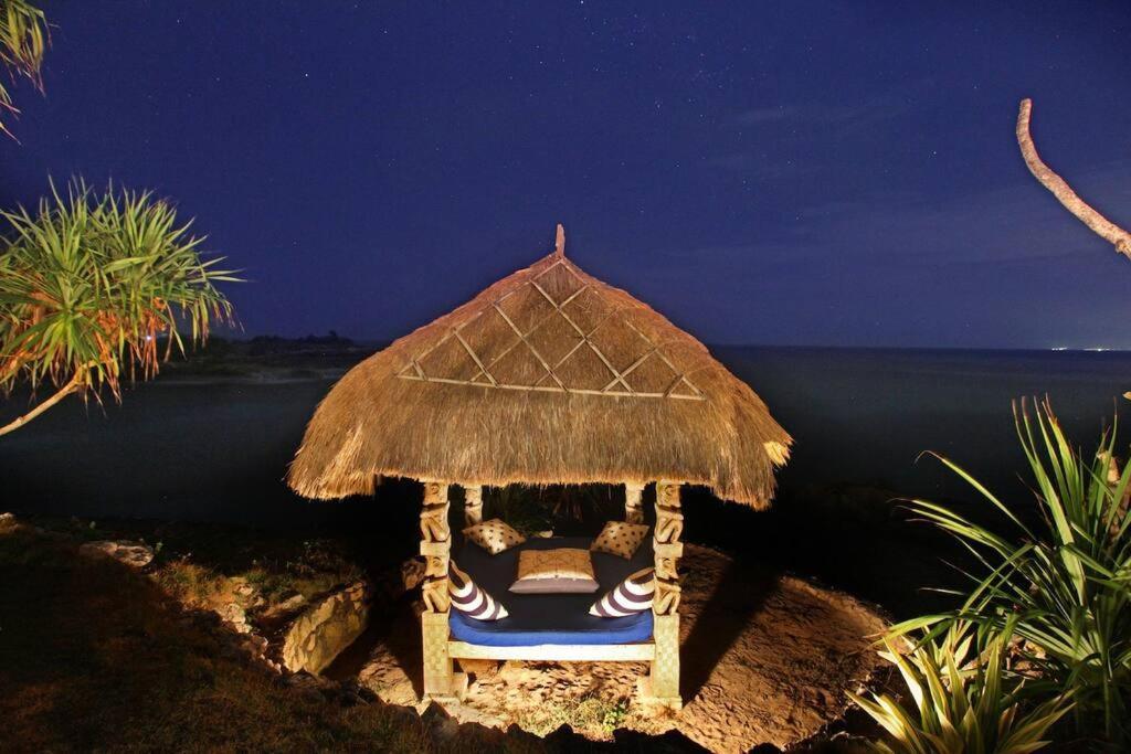 Villa Lumba Lumba - Oceanfront & Spectacular View! Lembongan Exterior photo