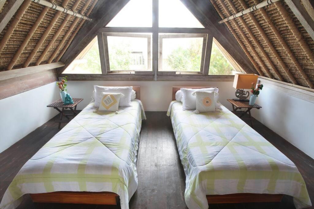Villa Lumba Lumba - Oceanfront & Spectacular View! Lembongan Exterior photo