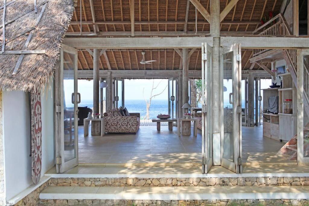 Villa Lumba Lumba - Oceanfront & Spectacular View! Lembongan Exterior photo