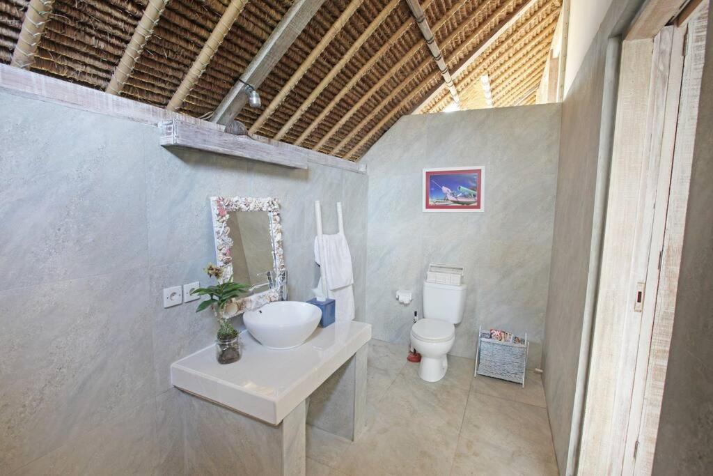 Villa Lumba Lumba - Oceanfront & Spectacular View! Lembongan Exterior photo