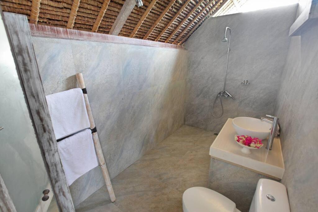 Villa Lumba Lumba - Oceanfront & Spectacular View! Lembongan Exterior photo