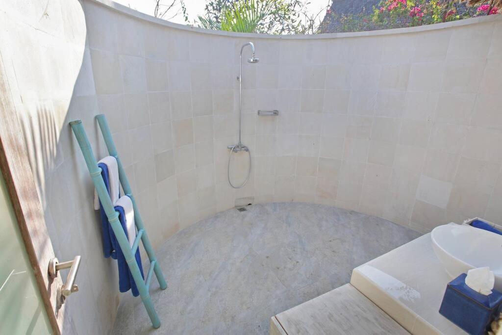 Villa Lumba Lumba - Oceanfront & Spectacular View! Lembongan Exterior photo