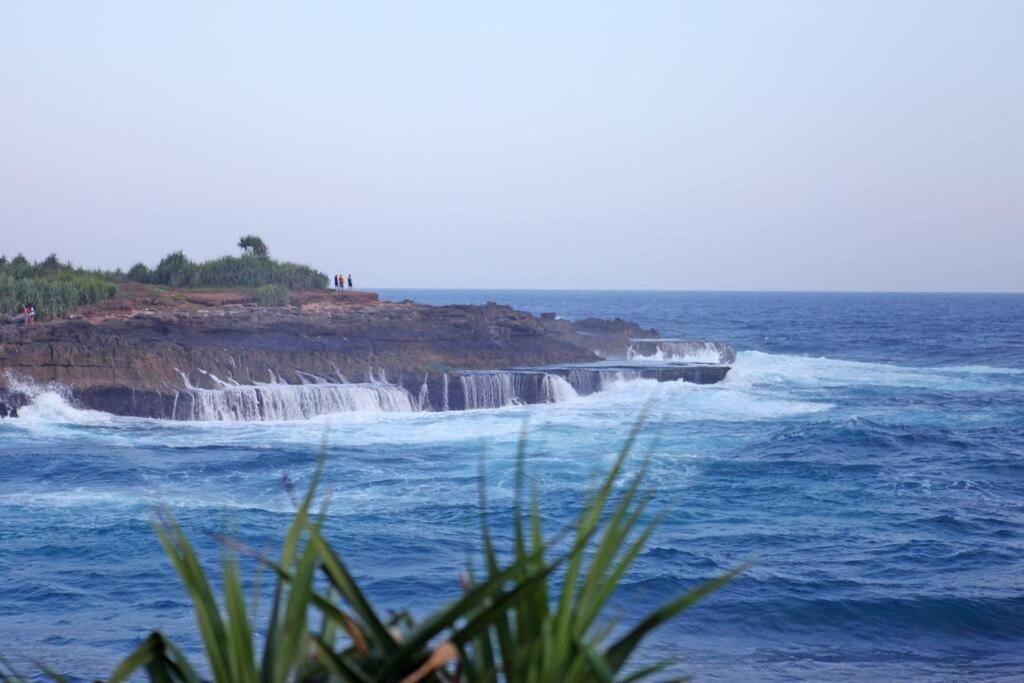 Villa Lumba Lumba - Oceanfront & Spectacular View! Lembongan Exterior photo