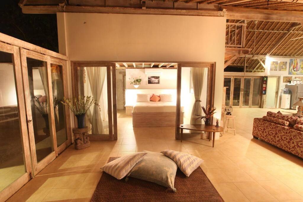 Villa Lumba Lumba - Oceanfront & Spectacular View! Lembongan Exterior photo